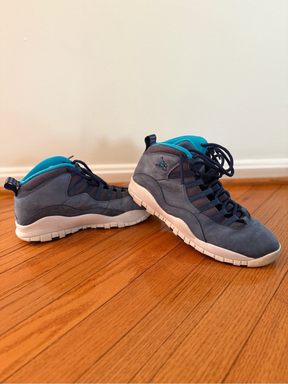 Jordan Men’s Mid-Top Sneakers in Slate Blue and Teal